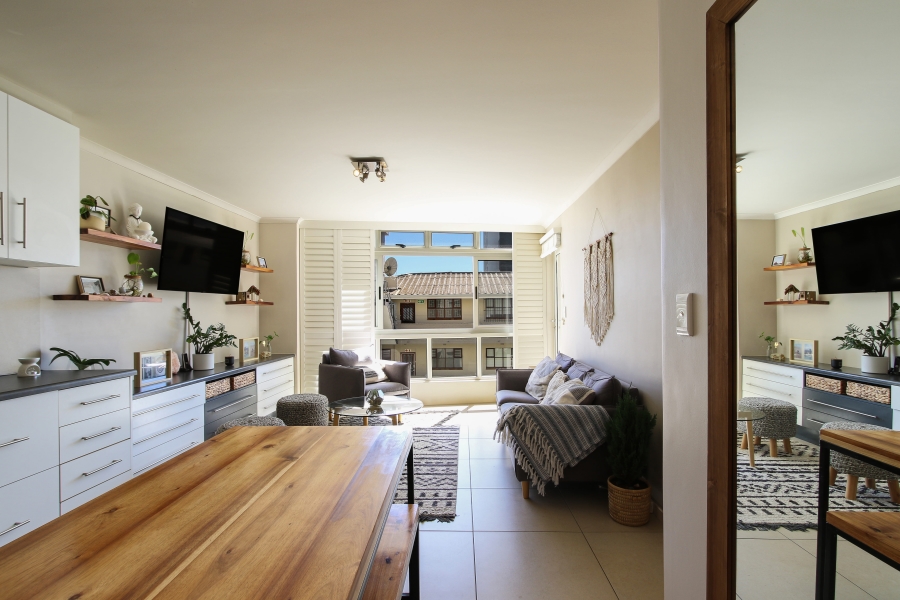 2 Bedroom Property for Sale in Sea Point Western Cape